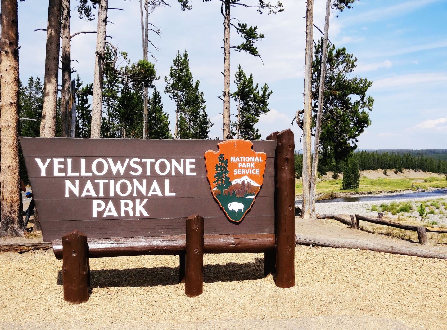 10 Reasons Why You Should Visit Yellowstone – Vacation Vagabonds